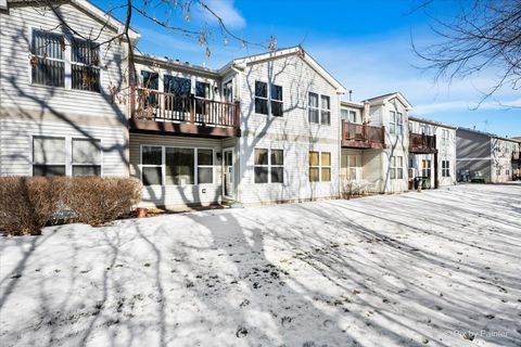 Tiny photo for 385 Woodview Circle #B, Elgin, IL 60120 (MLS # 12565156)