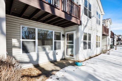 Tiny photo for 385 Woodview Circle #B, Elgin, IL 60120 (MLS # 12565156)