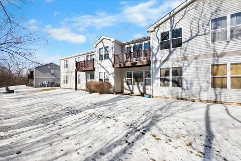Tiny photo for 385 Woodview Circle #B, Elgin, IL 60120 (MLS # 12565156)