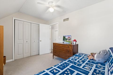 Tiny photo for 2515 E George Washington Boulevard, Davenport, IA 52803 (MLS # 12598168)