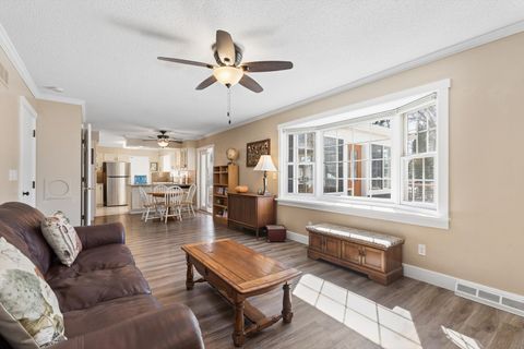 Tiny photo for 2515 E George Washington Boulevard, Davenport, IA 52803 (MLS # 12598168)