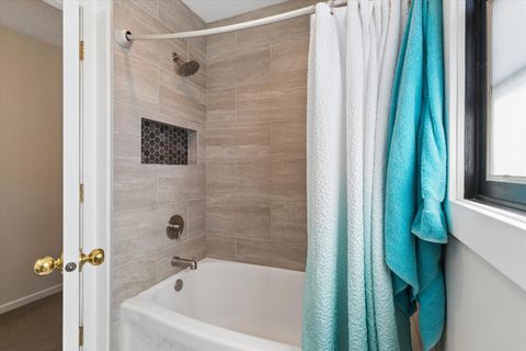 Tiny photo for 2515 E George Washington Boulevard, Davenport, IA 52803 (MLS # 12598168)