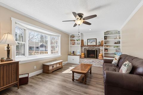 Tiny photo for 2515 E George Washington Boulevard, Davenport, IA 52803 (MLS # 12598168)