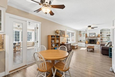 Tiny photo for 2515 E George Washington Boulevard, Davenport, IA 52803 (MLS # 12598168)