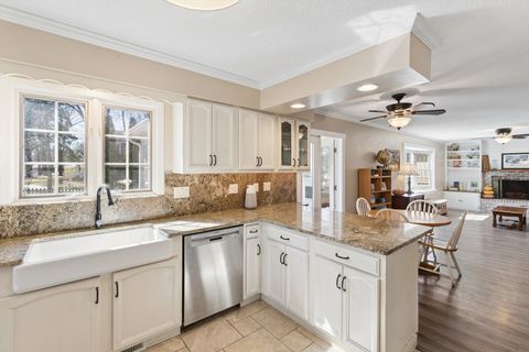 Tiny photo for 2515 E George Washington Boulevard, Davenport, IA 52803 (MLS # 12598168)