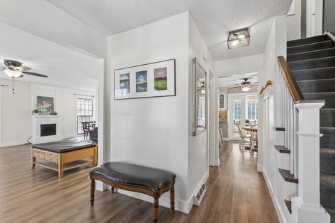 Tiny photo for 2515 E George Washington Boulevard, Davenport, IA 52803 (MLS # 12598168)