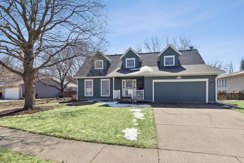 Tiny photo for 2515 E George Washington Boulevard, Davenport, IA 52803 (MLS # 12598168)