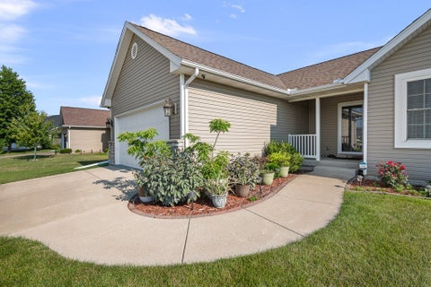 Tiny photo for 4397 Tranquility Trail, Bettendorf, IA 52722 (MLS # 12718569)