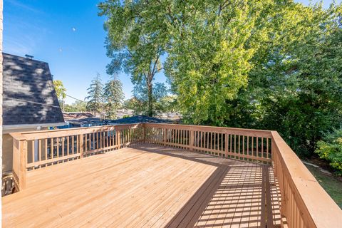 Tiny photo for 1355 S Dunton Avenue, Arlington Heights, IL 60005 (MLS # 12492109)