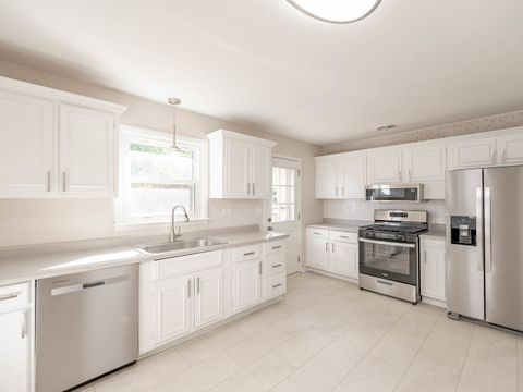 Tiny photo for 1355 S Dunton Avenue, Arlington Heights, IL 60005 (MLS # 12492109)