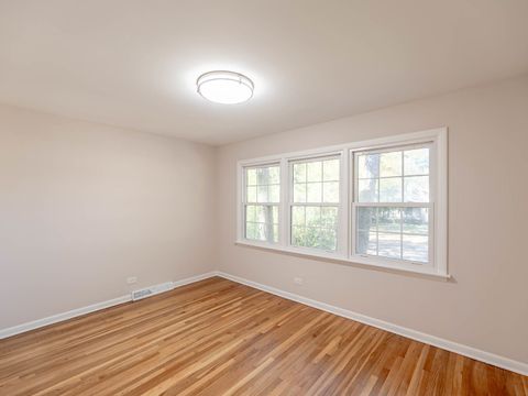 Tiny photo for 1355 S Dunton Avenue, Arlington Heights, IL 60005 (MLS # 12492109)