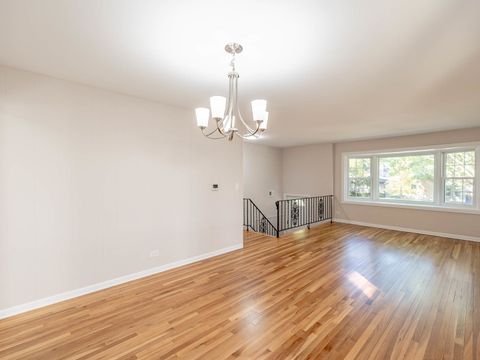 Tiny photo for 1355 S Dunton Avenue, Arlington Heights, IL 60005 (MLS # 12492109)