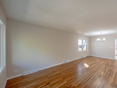 Tiny photo for 1355 S Dunton Avenue, Arlington Heights, IL 60005 (MLS # 12492109)