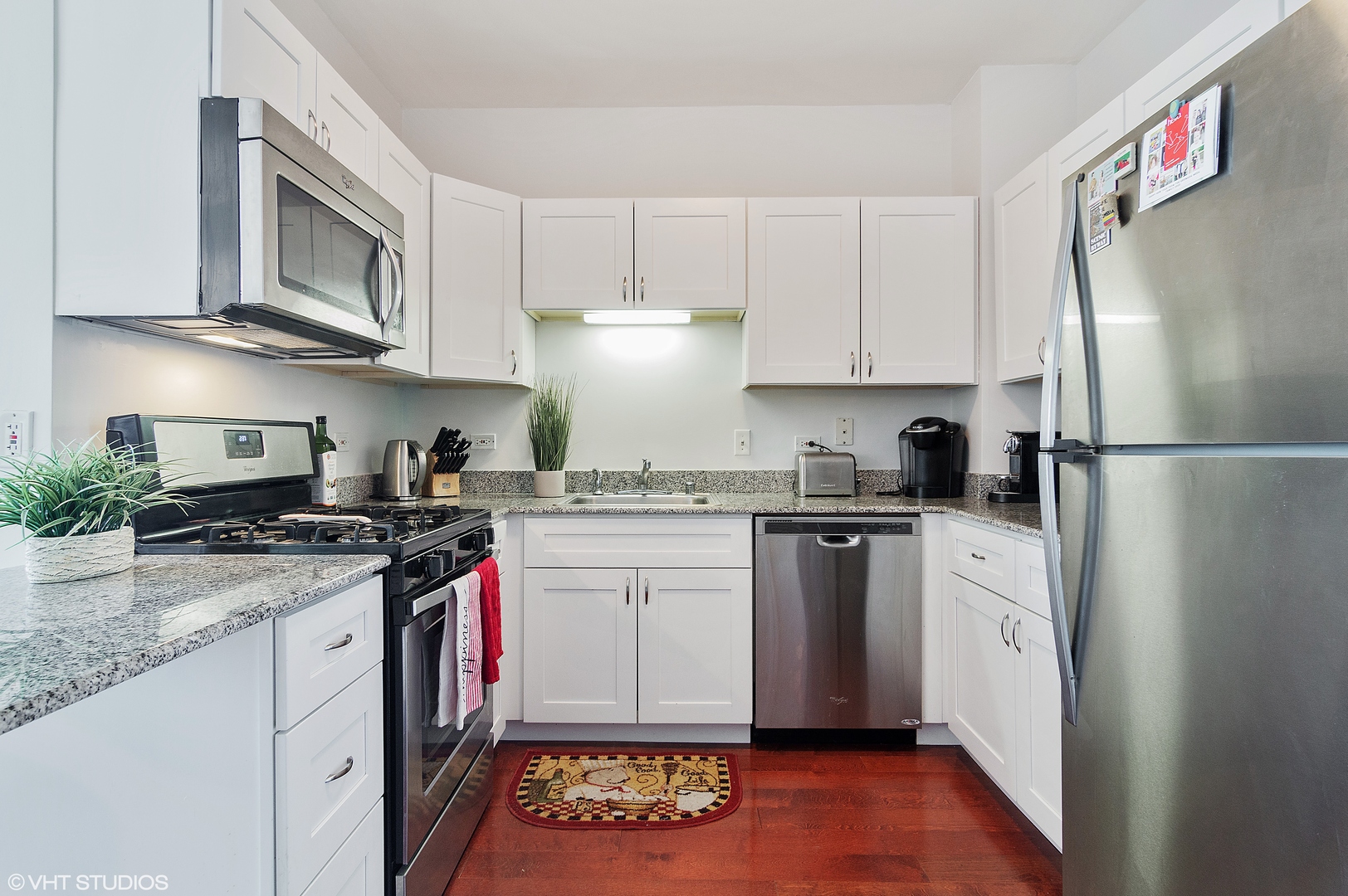 645 N KINGSBURY Street 2205