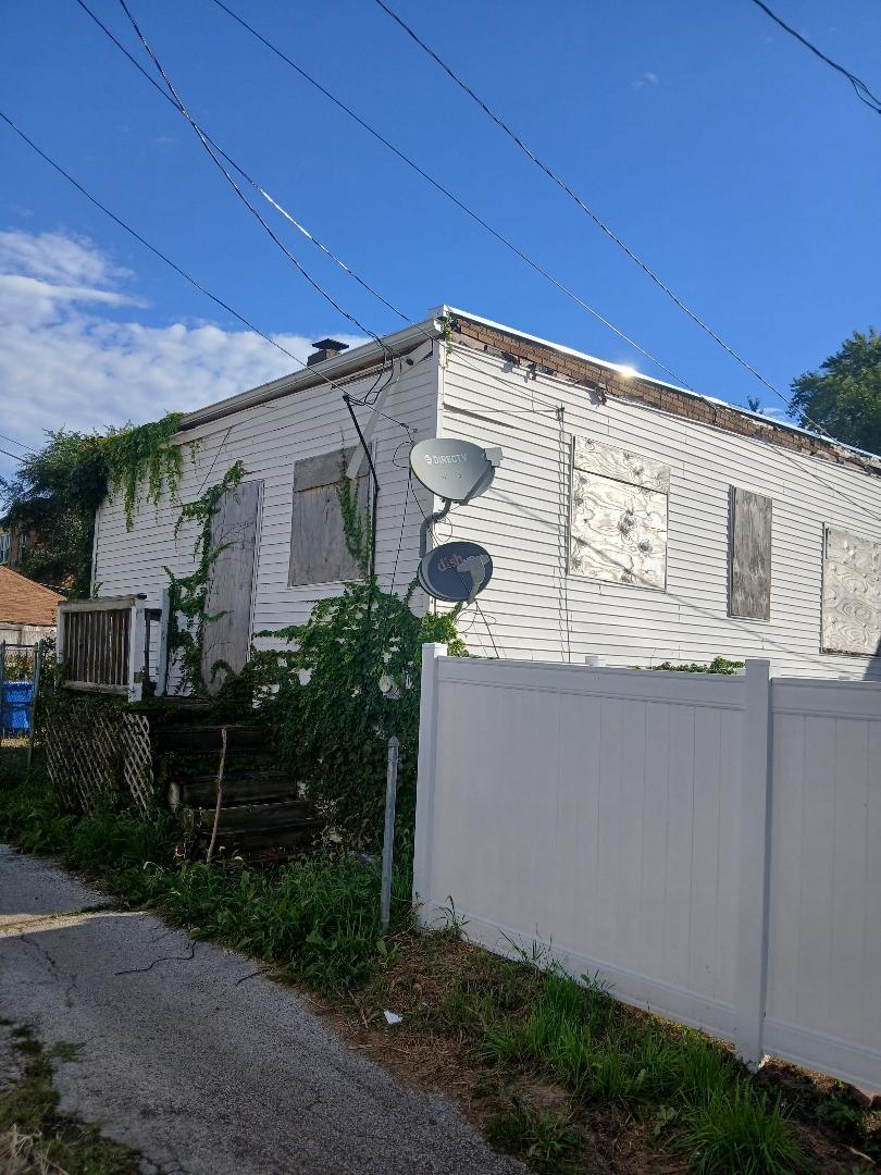 7744 S Drexel Avenue