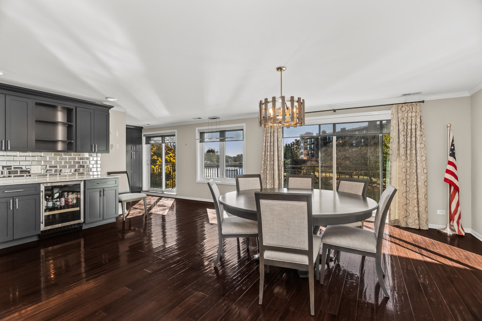 701 LAKE HINSDALE Drive G-202