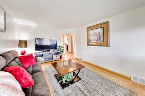Tiny photo for 1118 Bohland Avenue, Bellwood, IL 60104 (MLS # 12680179)