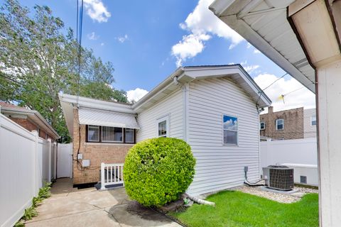 Tiny photo for 1118 Bohland Avenue, Bellwood, IL 60104 (MLS # 12680179)