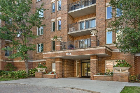 Tiny photo for 655 Perrie Drive #605, Elk Grove Village, IL 60007 (MLS # 12791525)
