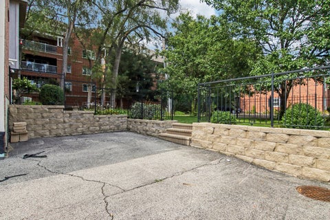 Tiny photo for 463 Summit Avenue #D, Park Ridge, IL 60068 (MLS # 12751563)