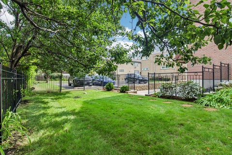 Tiny photo for 463 Summit Avenue #D, Park Ridge, IL 60068 (MLS # 12751563)