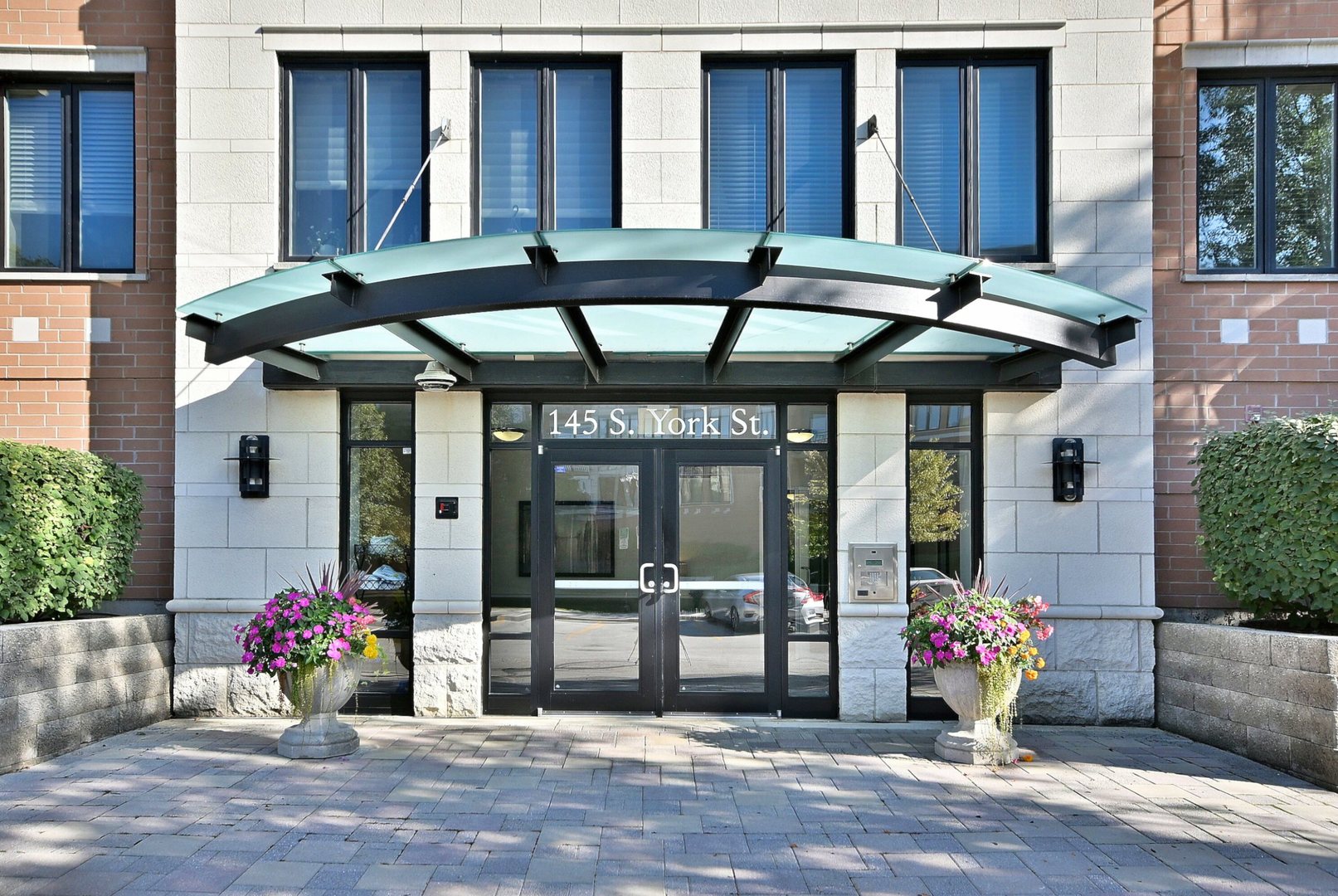 145 S York Street 404