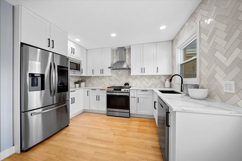 Tiny photo for 3634 N Mozart Street, Chicago, IL 60618 (MLS # 12498467)