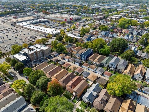 Tiny photo for 3634 N Mozart Street, Chicago, IL 60618 (MLS # 12498467)