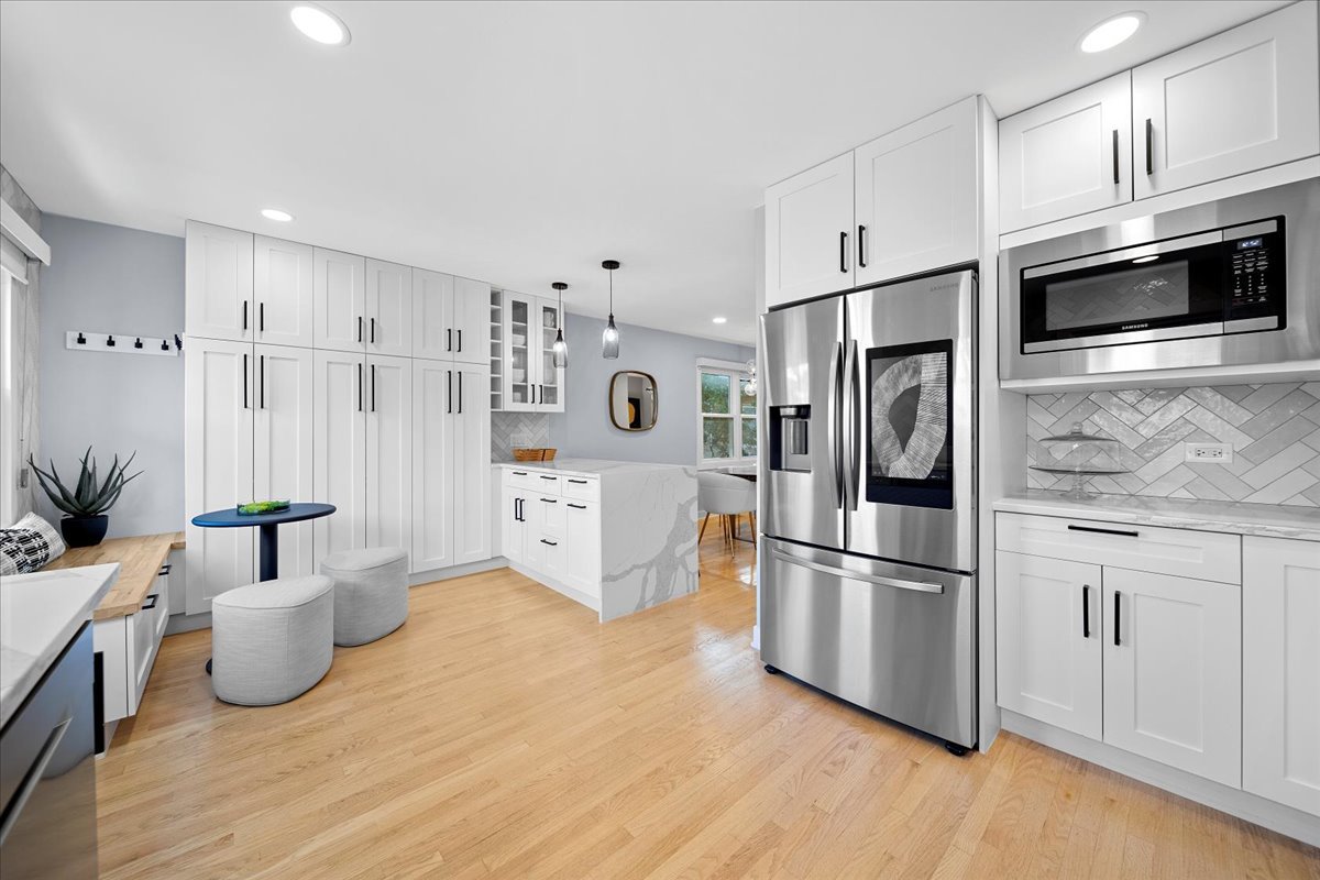 3634 N Mozart Street