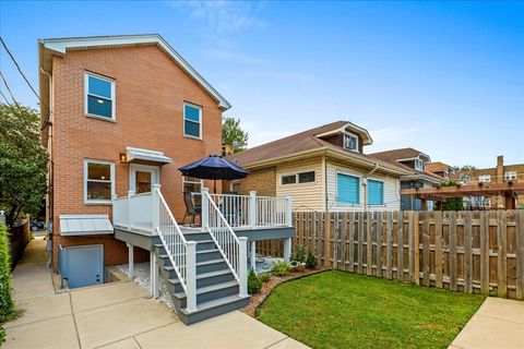 Tiny photo for 3634 N Mozart Street, Chicago, IL 60618 (MLS # 12498467)