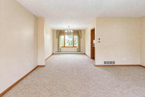 Tiny photo for 1428 Roslyn Road, Schaumburg, IL 60193 (MLS # 12764608)