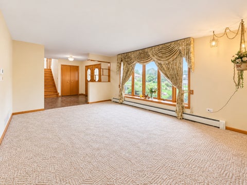 Tiny photo for 1428 Roslyn Road, Schaumburg, IL 60193 (MLS # 12764608)