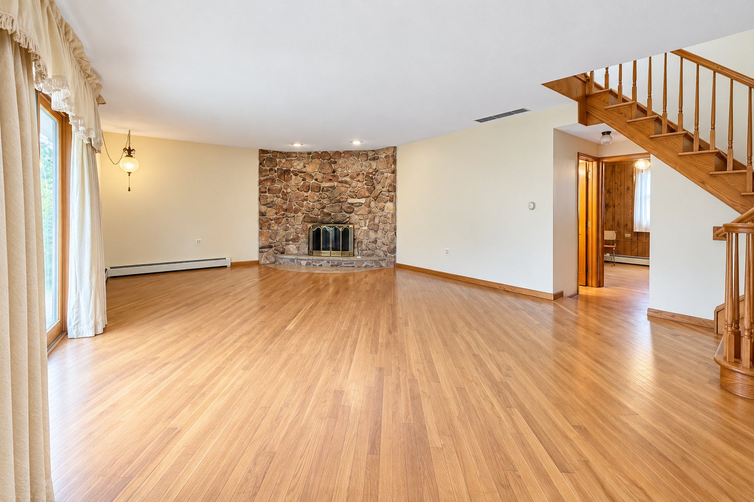 1428 Roslyn Road