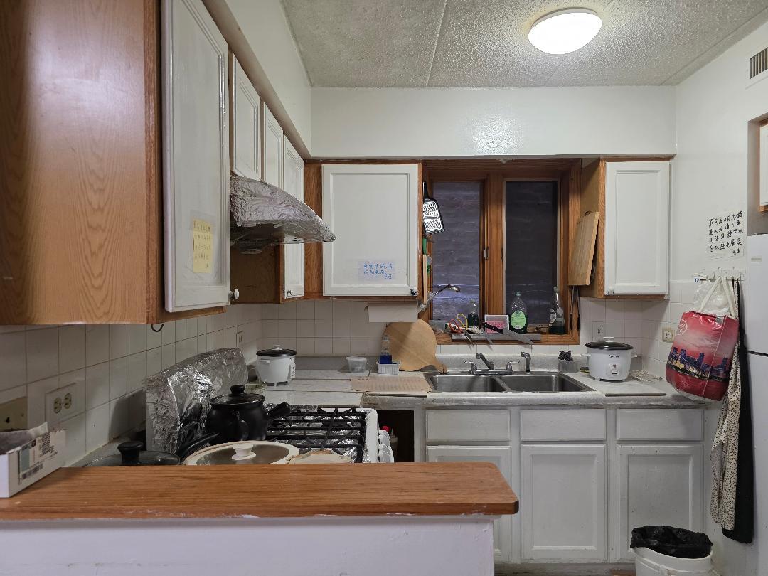 251 W 24th Street 1