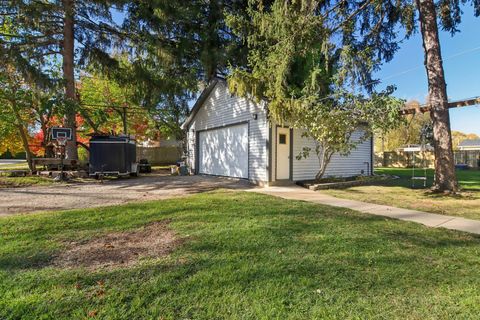 Tiny photo for 390 N Garfield Boulevard, Grayslake, IL 60030 (MLS # 12519028)