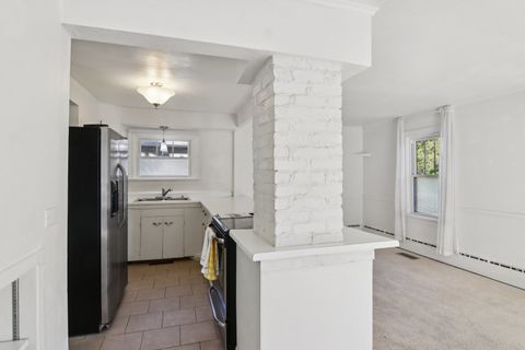 Tiny photo for 390 N Garfield Boulevard, Grayslake, IL 60030 (MLS # 12519028)