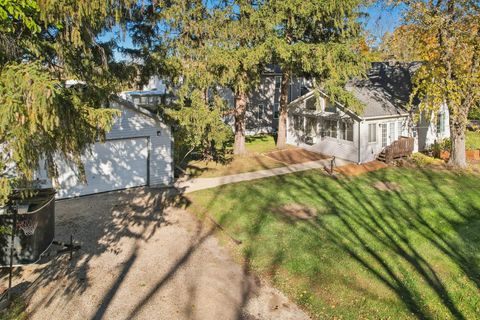 Tiny photo for 390 N Garfield Boulevard, Grayslake, IL 60030 (MLS # 12519028)