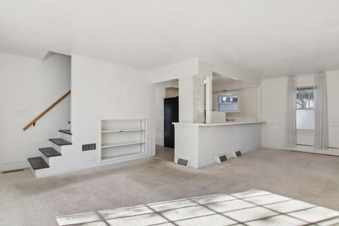 Tiny photo for 390 N Garfield Boulevard, Grayslake, IL 60030 (MLS # 12519028)