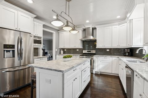 Tiny photo for 374 N Myrtle Avenue, Elmhurst, IL 60126 (MLS # 12590578)