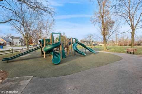 Tiny photo for 374 N Myrtle Avenue, Elmhurst, IL 60126 (MLS # 12590578)