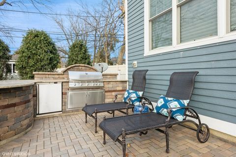 Tiny photo for 374 N Myrtle Avenue, Elmhurst, IL 60126 (MLS # 12590578)