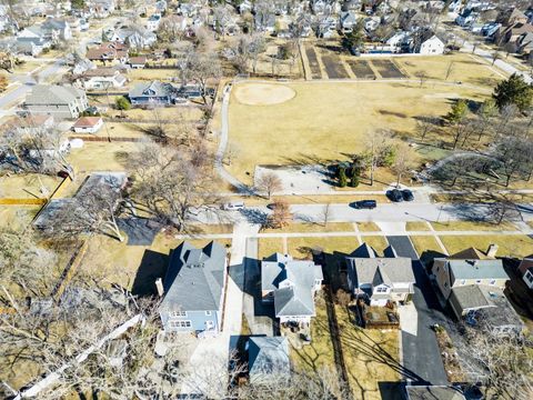 Tiny photo for 374 N Myrtle Avenue, Elmhurst, IL 60126 (MLS # 12590578)