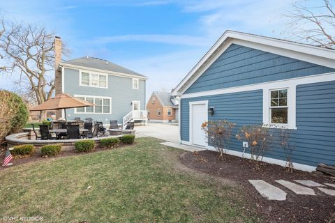 Tiny photo for 374 N Myrtle Avenue, Elmhurst, IL 60126 (MLS # 12590578)