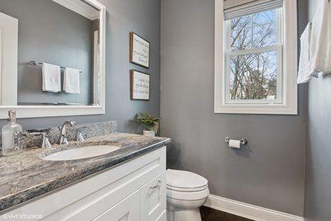 Tiny photo for 374 N Myrtle Avenue, Elmhurst, IL 60126 (MLS # 12590578)