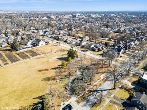 Tiny photo for 374 N Myrtle Avenue, Elmhurst, IL 60126 (MLS # 12590578)