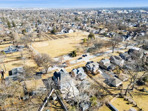 Tiny photo for 374 N Myrtle Avenue, Elmhurst, IL 60126 (MLS # 12590578)