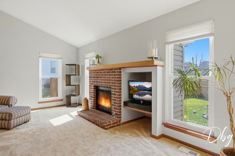Tiny photo for 7 E Dahlia Lane, Round Lake Beach, IL 60073 (MLS # 12636224)