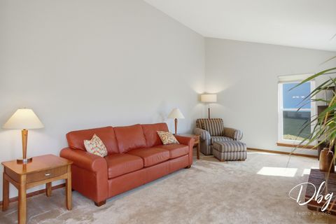 Tiny photo for 7 E Dahlia Lane, Round Lake Beach, IL 60073 (MLS # 12636224)