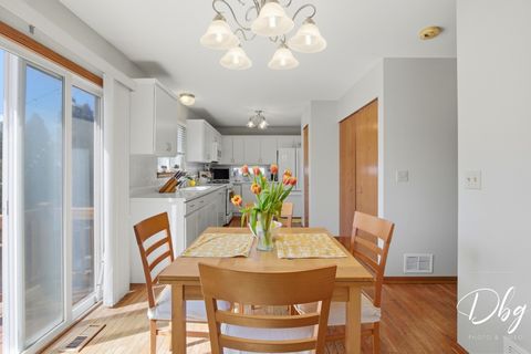 Tiny photo for 7 E Dahlia Lane, Round Lake Beach, IL 60073 (MLS # 12636224)