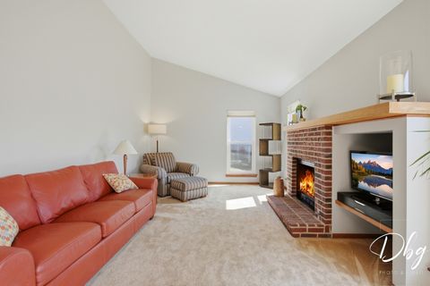 Tiny photo for 7 E Dahlia Lane, Round Lake Beach, IL 60073 (MLS # 12636224)